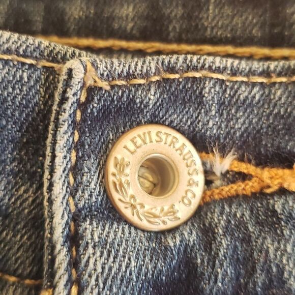 EUC Levi's Womens Boot Leg Jeans - 30" x 29" - Picture 5 of 10